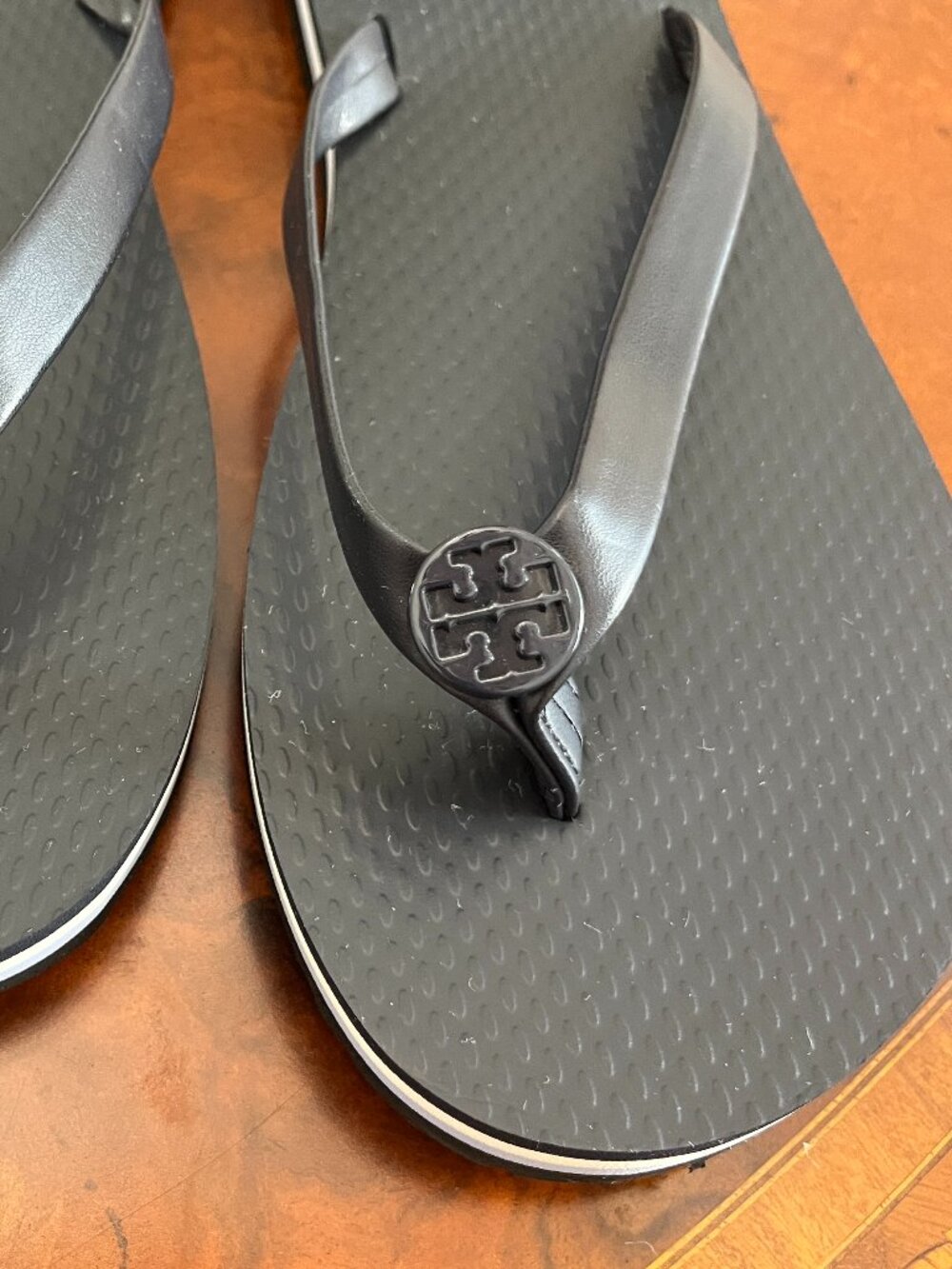 Tory Burch Mini Minnie Flip-Flop Perfect Navy Size 8 - Picture 4 of 5